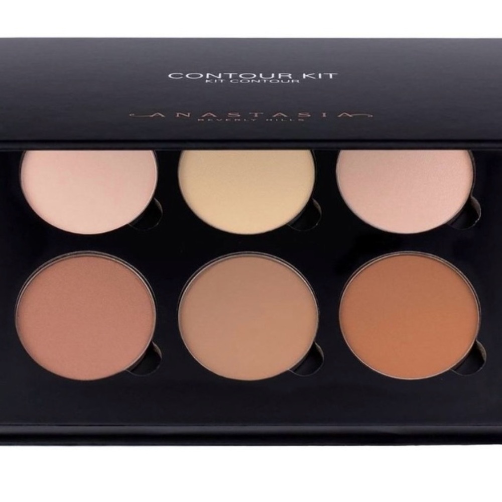 Brand new Anastasia Beverly Hills Contour Kit Light to Medium